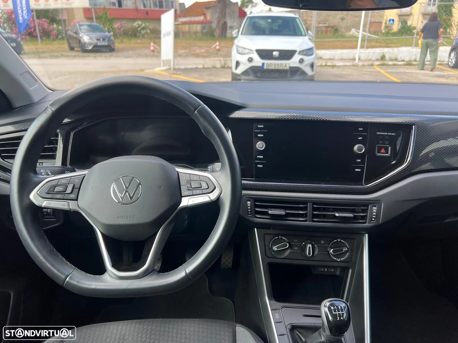 VW Taigo 1.0 TSI Urban - 10