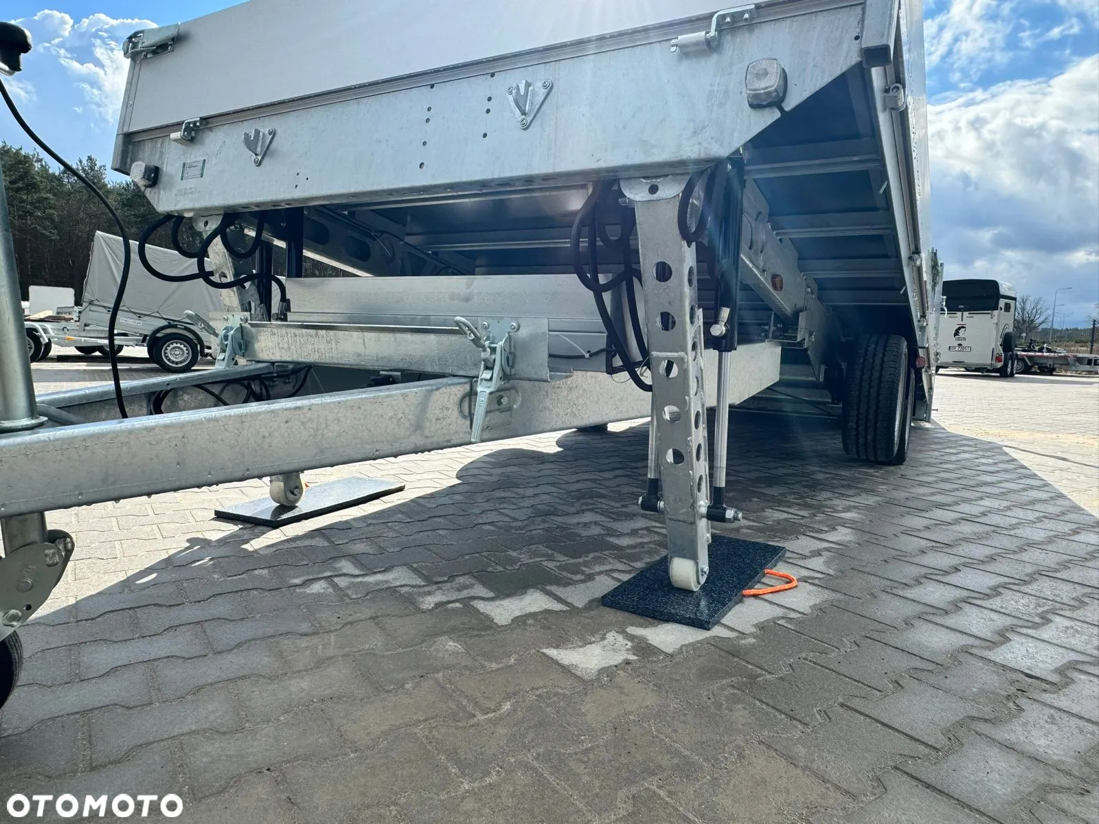 MAZZO DOSTAWA! Przyczepa PLATFORMA Eduard wym. 506x200x30cm UCHYLNA ELEKTRYCZNIE DMC 3500 kg NOWOŚĆ! - 9