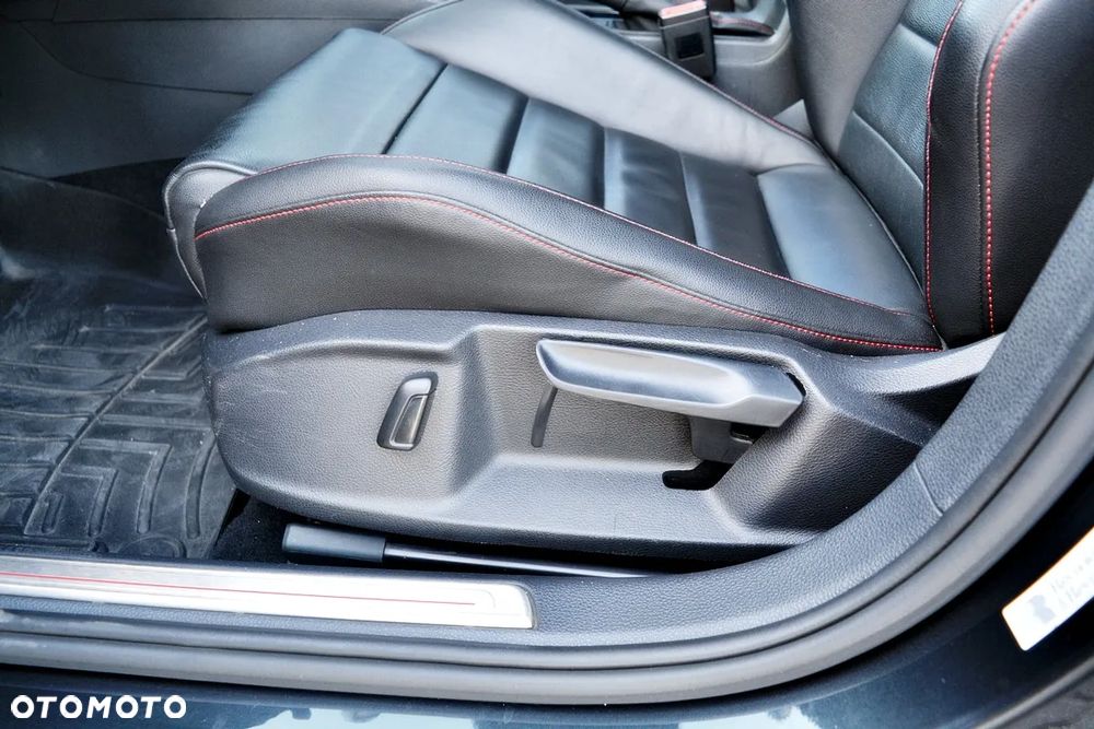 Volkswagen Golf GTI (BlueMotion Technology) Performance - 20