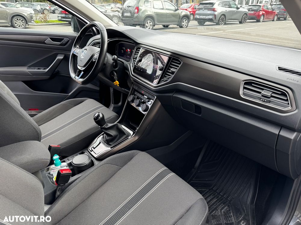 Volkswagen T-Roc - 8