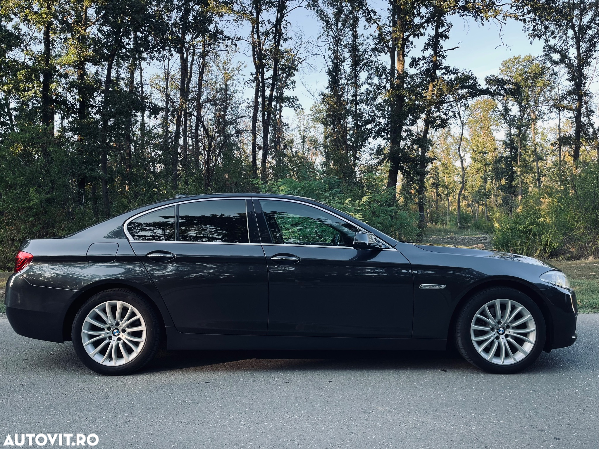BMW Seria 5 520d xDrive Touring Aut. Luxury Line - 3