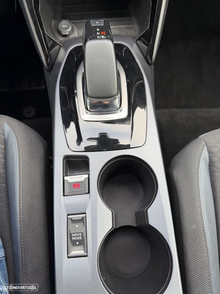 Peugeot e-2008 Allure - 15