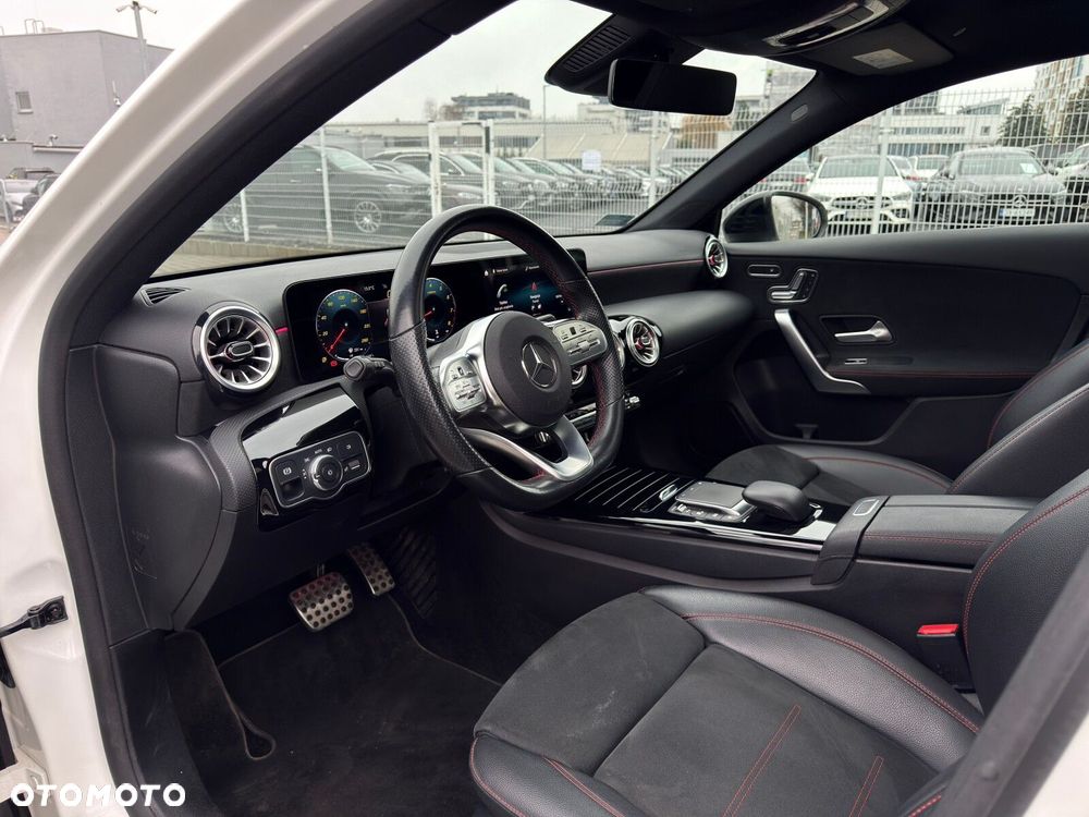 Mercedes-Benz Klasa A 200 4-Matic AMG Line 8G-DCT - 13