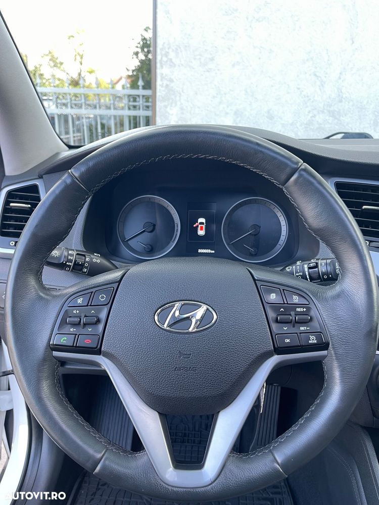 Hyundai Tucson blue 1.7 CRDi 2WD DCT Premium - 9