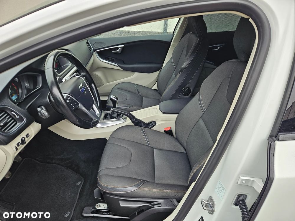 Volvo V40 Cross Country D2 - 10