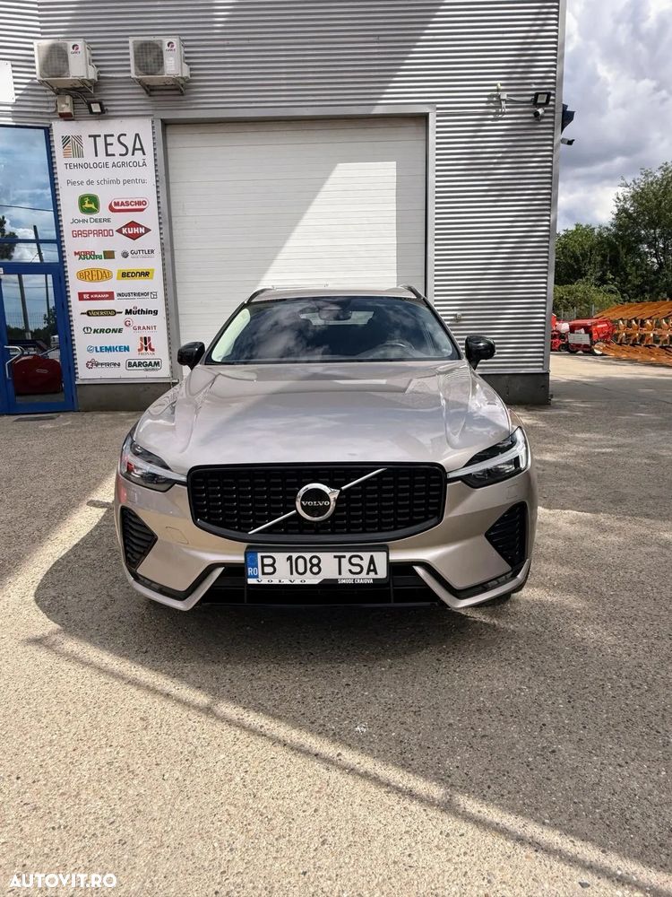 Volvo XC 60 B4 MHEV AT AWD Plus Dark - 7