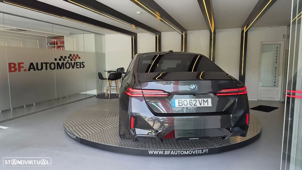BMW i5 eDrive40 Pack Desportivo M Pro - 18
