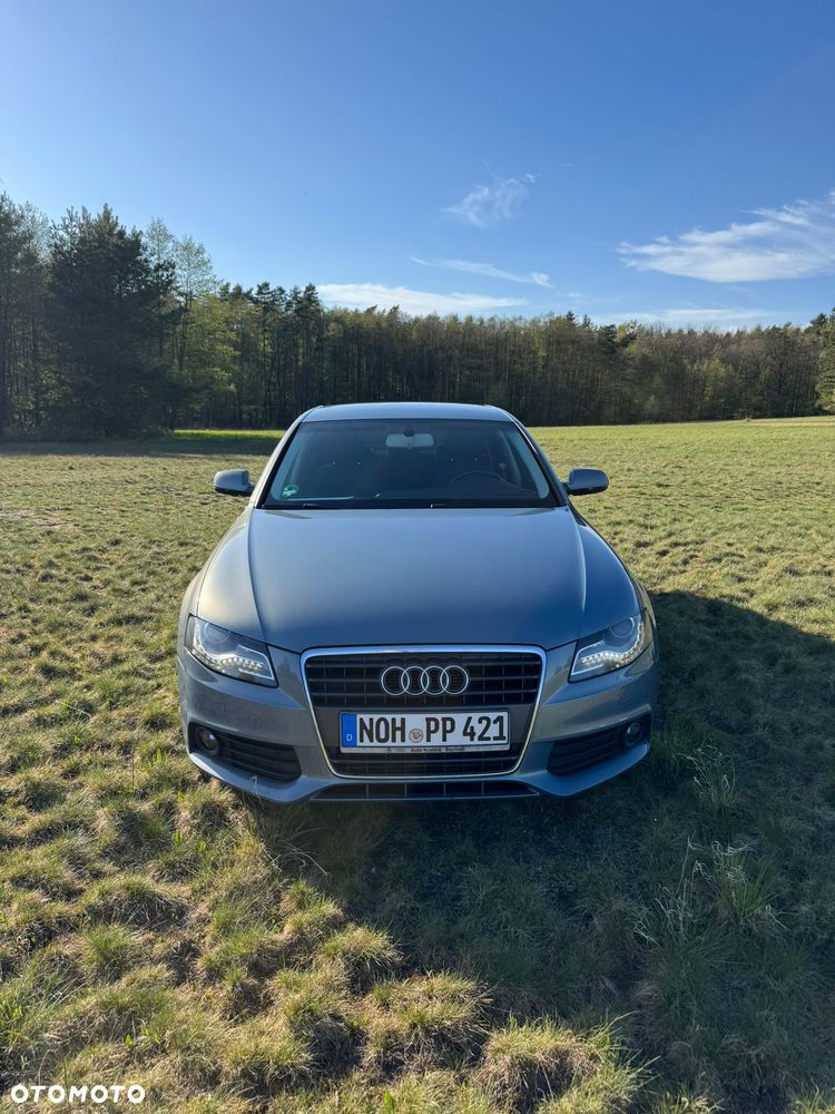 Audi A4 Limousine - 4