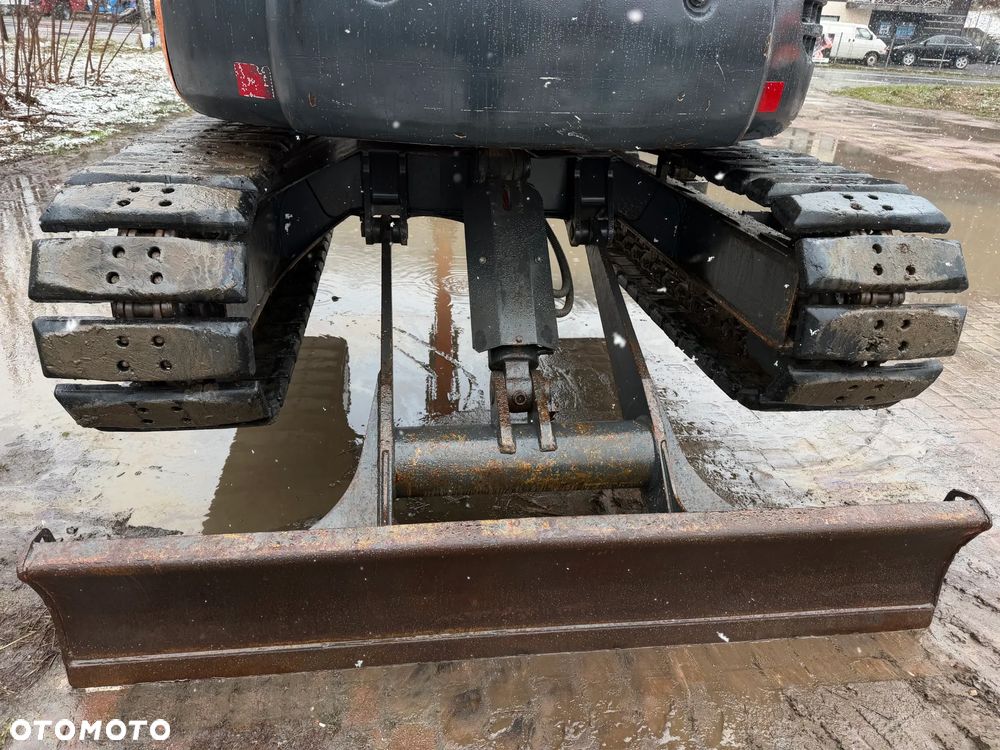 Komatsu Koparka Gąsienicowa 8 ton PC80MR-3. Sprowadzona z Norwegii. Centralne smarowanie!! Maszyna  jak Nowa 2016rok. 3200mtg 3x łamane Ramię. Klima ser.DEKRA. Własna pompa paliwa. Ani deka luzów i wycieków. Gąsienice klepki bez zużycia! Podwozie w pięknym stanie. Okazja Maszyna zadbana!! Po serwisach eksploatacyjnych. - 38