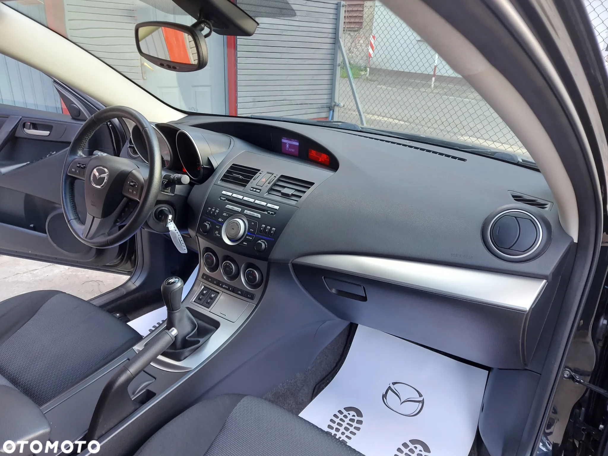 Mazda 3 1.6 Exclusive - 17