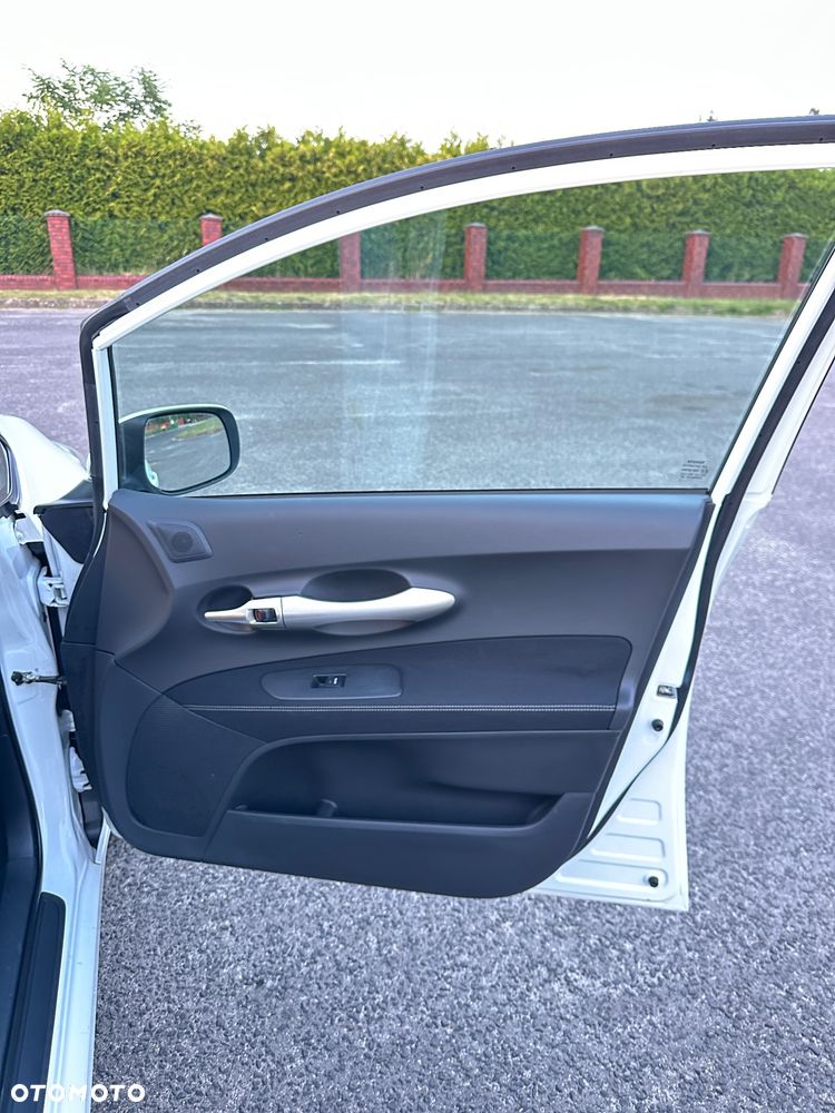 Toyota Auris Hybrid 135 Prestige - 24