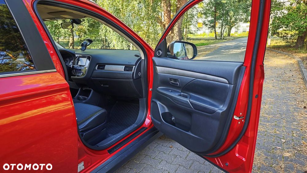 Mitsubishi Outlander 2.0 Instyle Navi 4WD CVT - 9