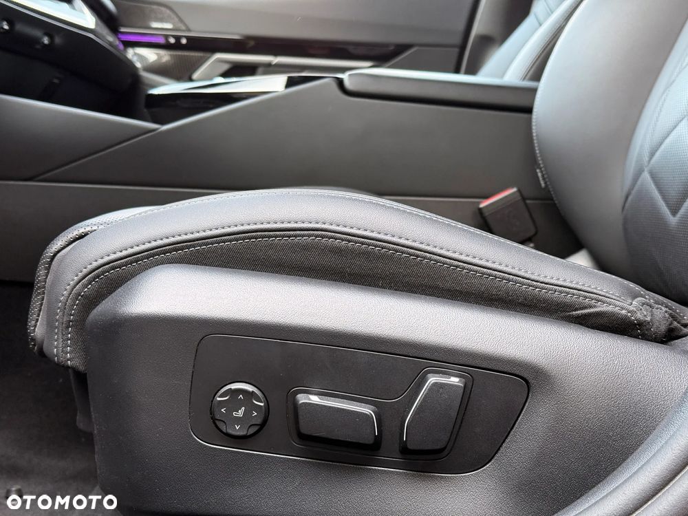 BMW Seria 5 520d - 31