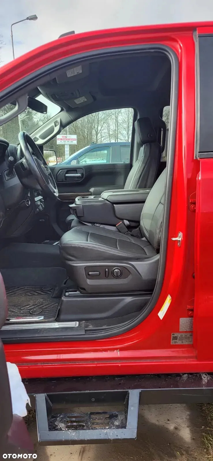 Chevrolet Silverado - 21