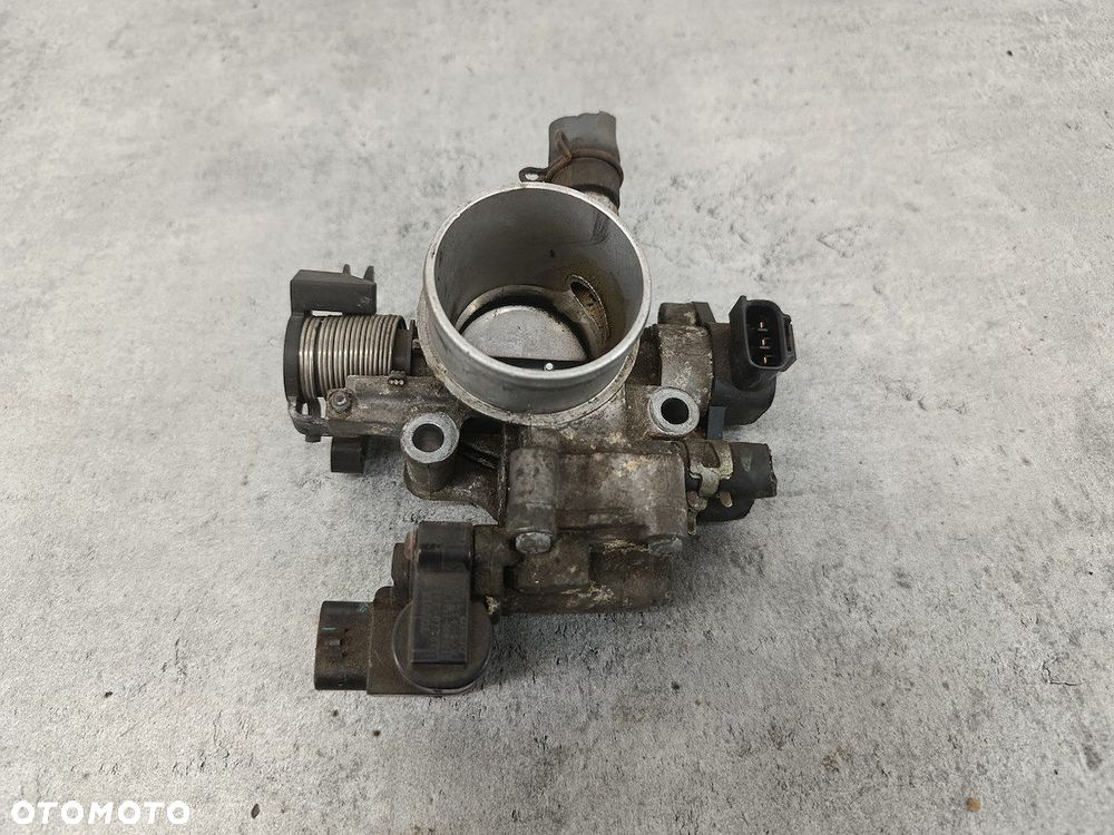 PRZEPUSTNICA TOYOTA COROLLA IX E12 22210-0D090 1.4 VVT-I - 1