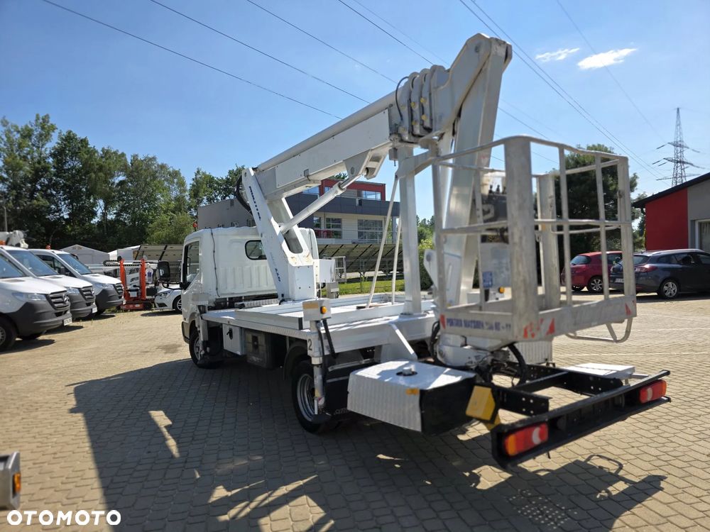 Nissan Cabstar / Multitel MJ226 - 4