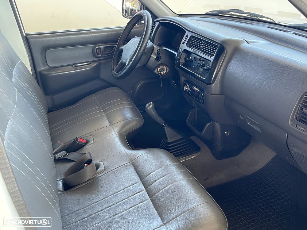 Mitsubishi l200 2.5  TD - 12