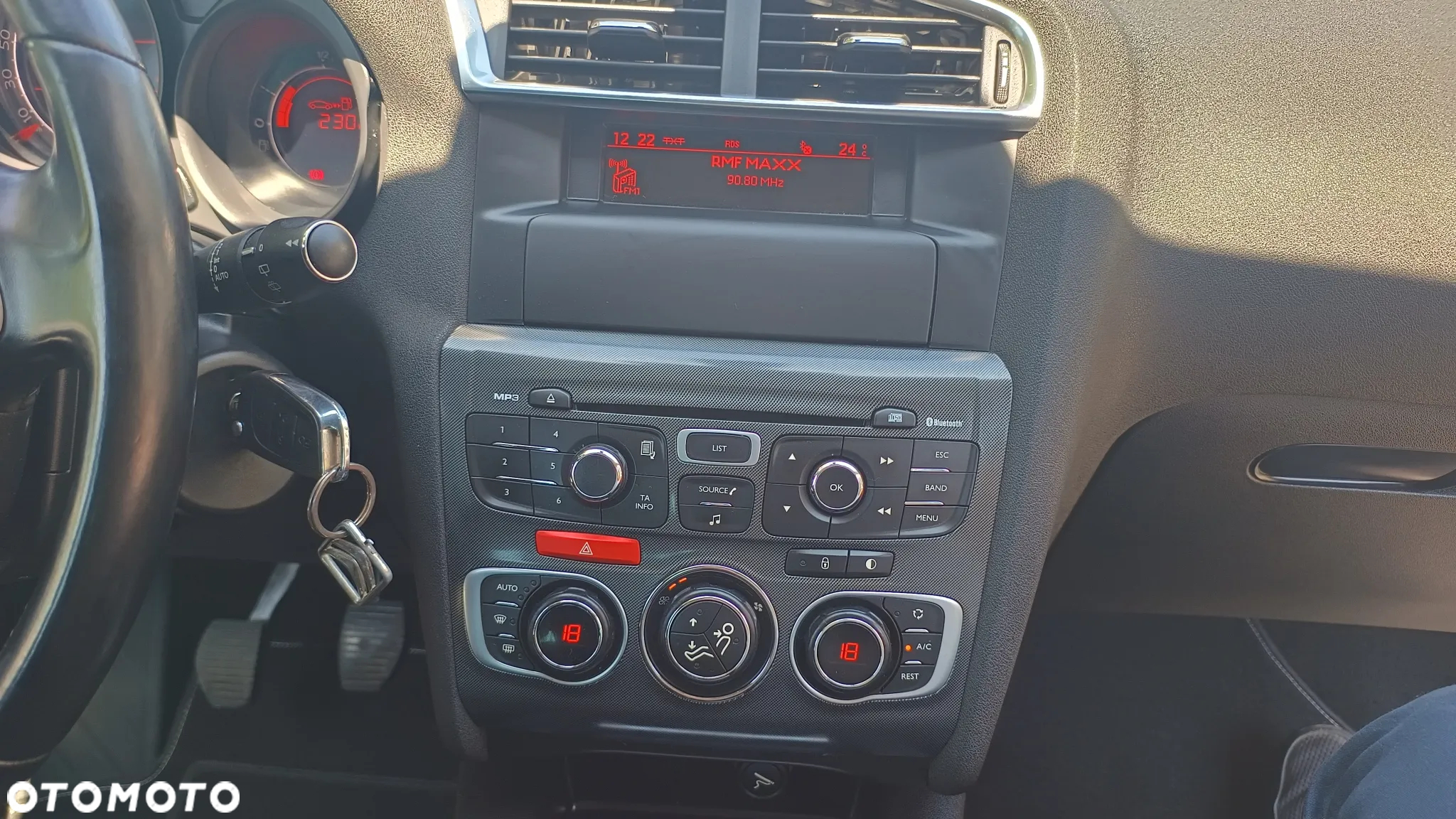 Citroën C4 e-HDi 110 Exclusive - 26