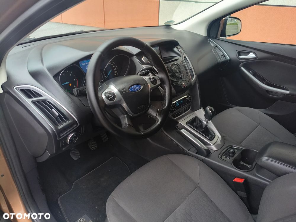 Ford Focus 1.6 TDCi DPF Champions Edition - 8