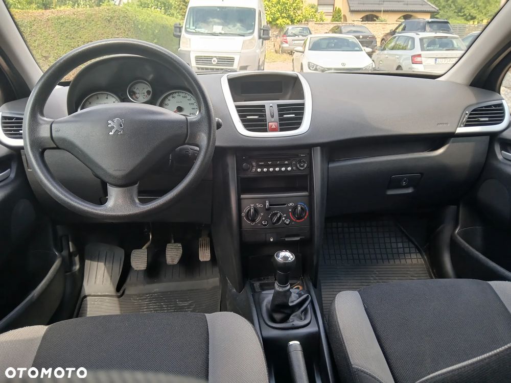 Peugeot 207 1.4 16V Trendy - 15