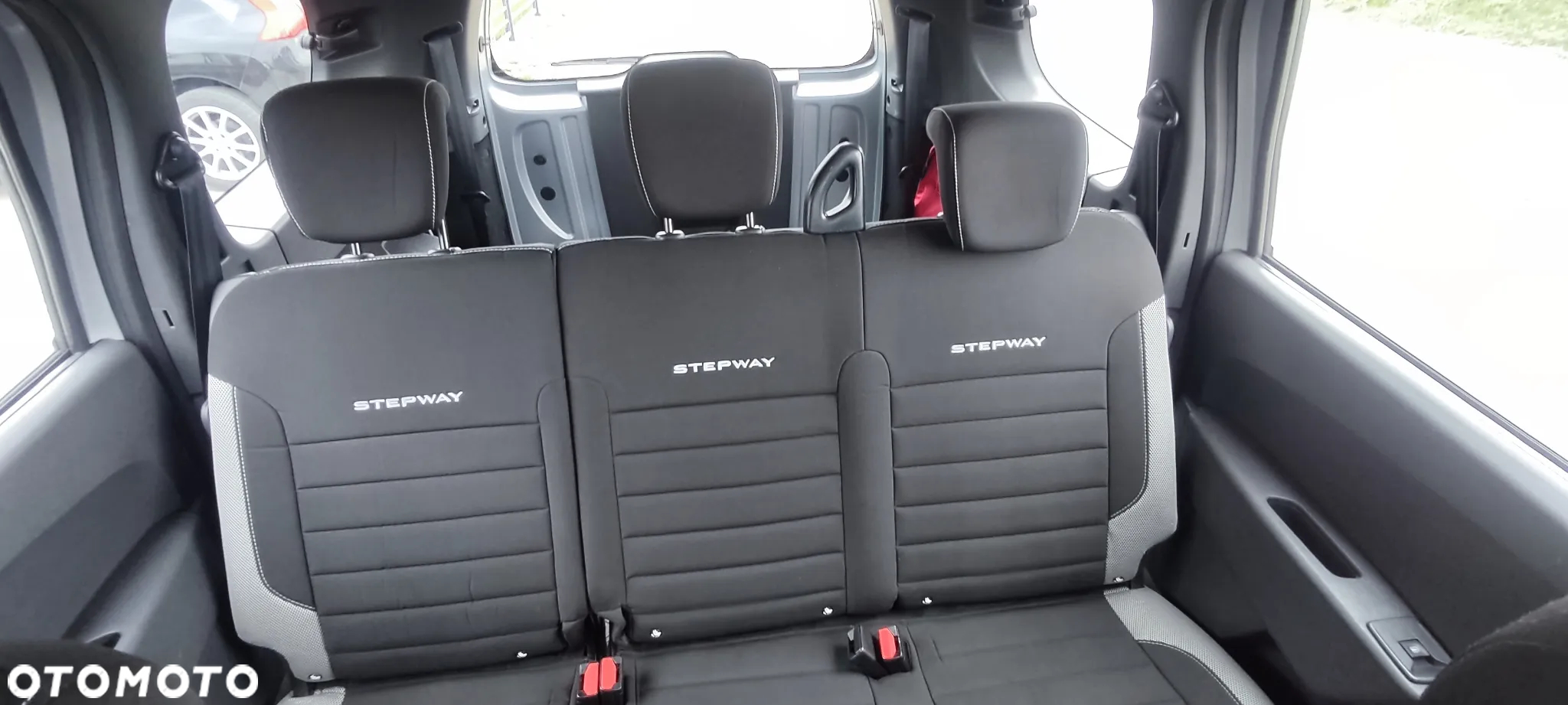 Dacia Lodgy 1.5 Blue dCi Stepway S&S - 14