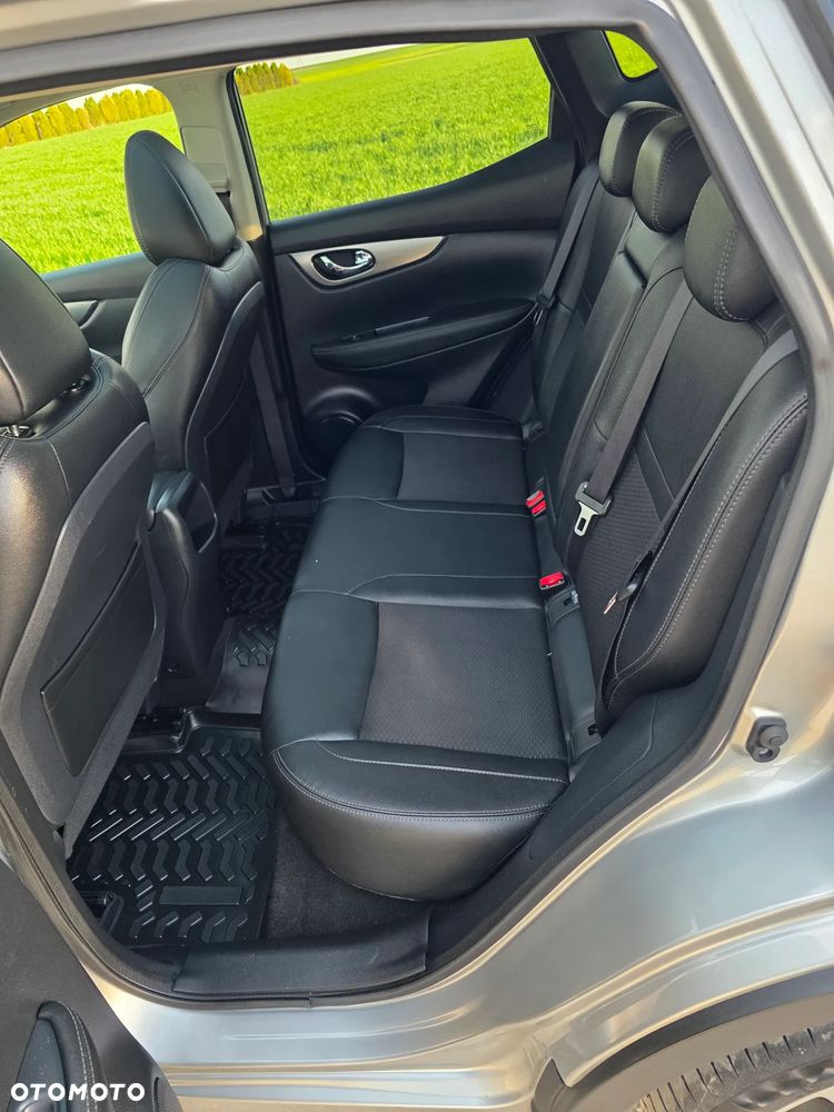 Nissan Qashqai 1.6 DCi Xtronic TEKNA - 16