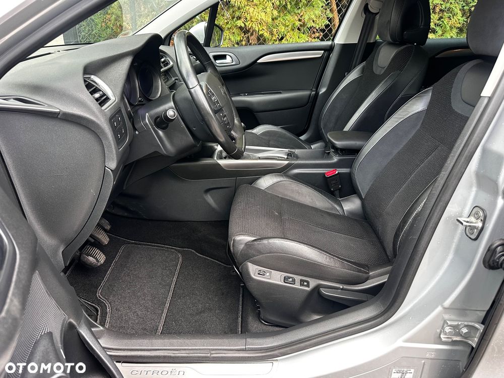 Citroën C4 VTi 120 Exclusive - 17