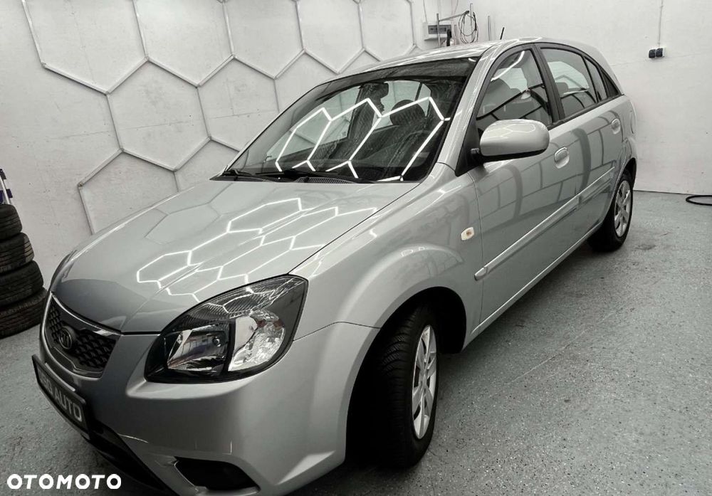 Kia Rio - 5