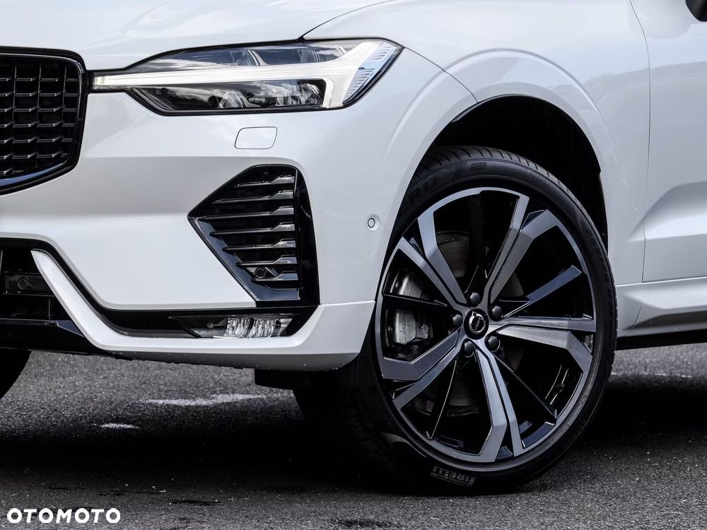 Volvo XC 60 B5 B AWD Ultra Black Edition - 6