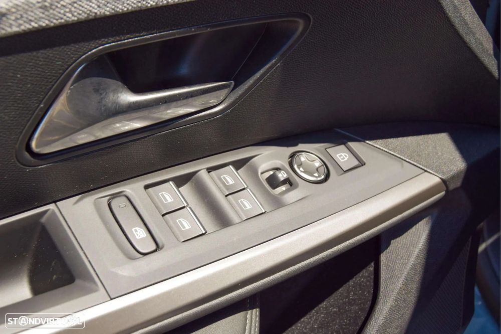 Peugeot E-3008 73 kWh GT - 42
