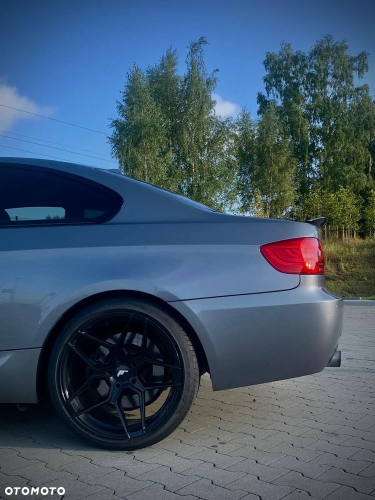 BMW Seria 3 335xi Coupe - 11