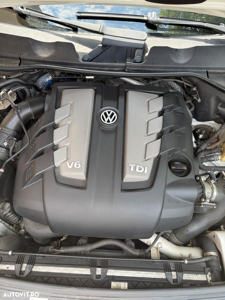 VOLKSWAGEN Touareg 2012 — imagine 11