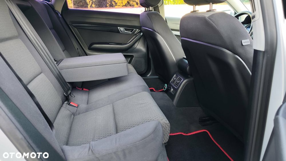 Audi A6 Limousine 2.4 - 7