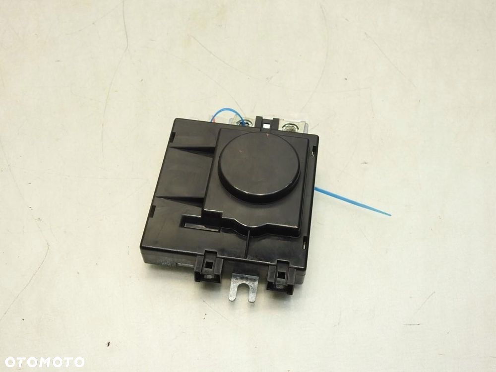 WZMACNIACZ ANTENY MERCEDES W204 A2048702789 - 8