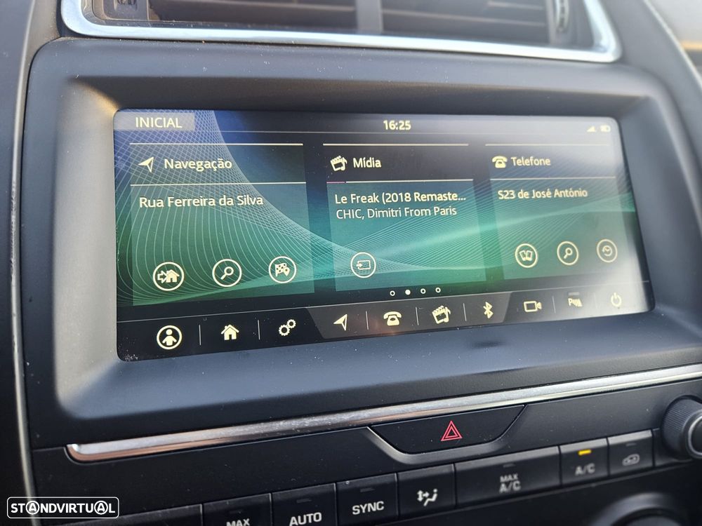 Jaguar E-Pace 2.0 i4D S - 25