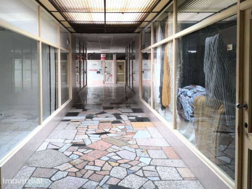 Loja no centro da cidade da Póvoa de Varzim - Grande imagem: 5/30
