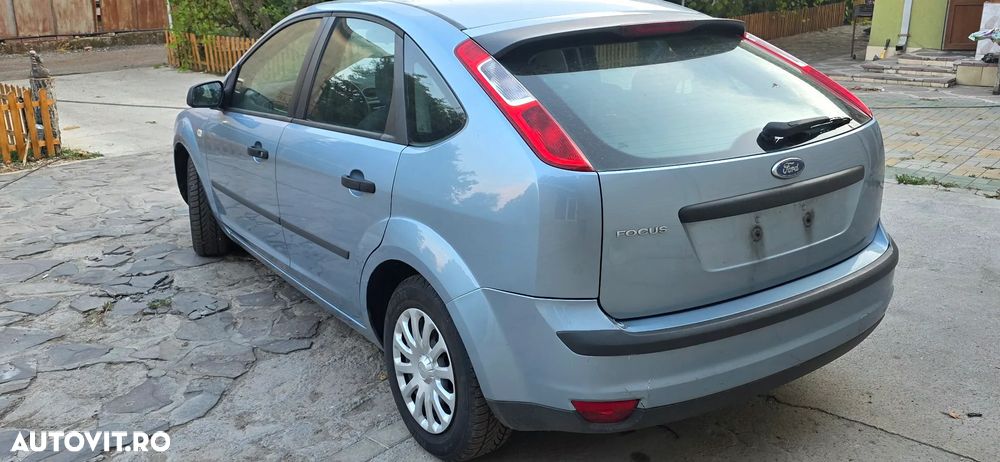 Ford Focus 1.6i 16V - 4