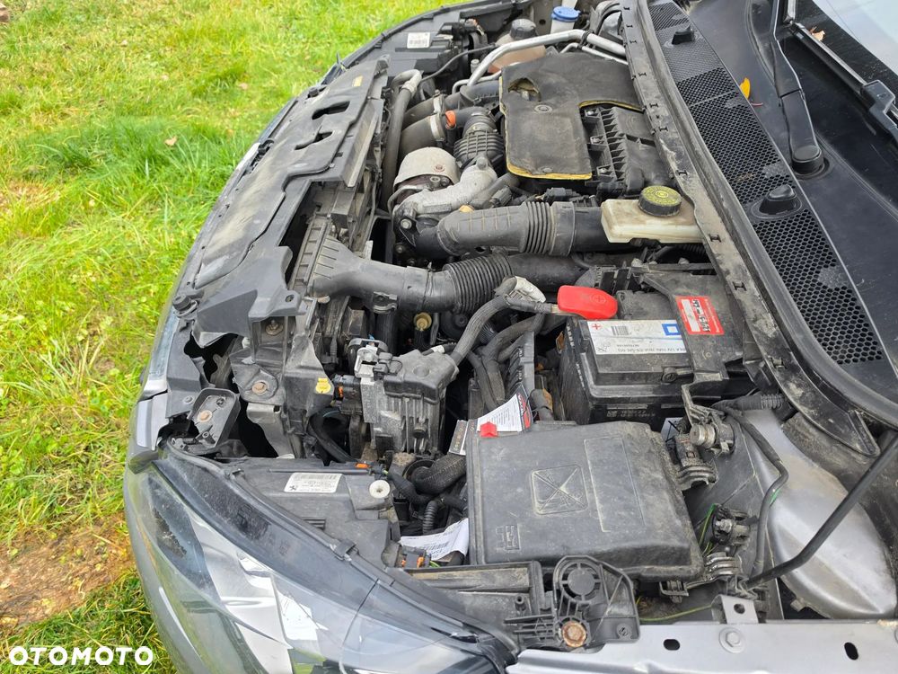 Peugeot 308 1.6 BlueHDi Allure S&S - 10