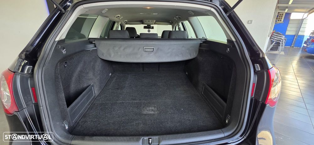 VW Passat Variant 2.0 TDI Confortline - 11