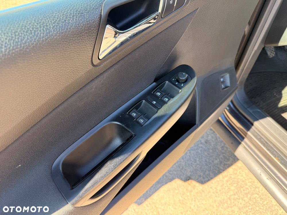 Volkswagen Passat 2.0 TDI Comfortline - 9