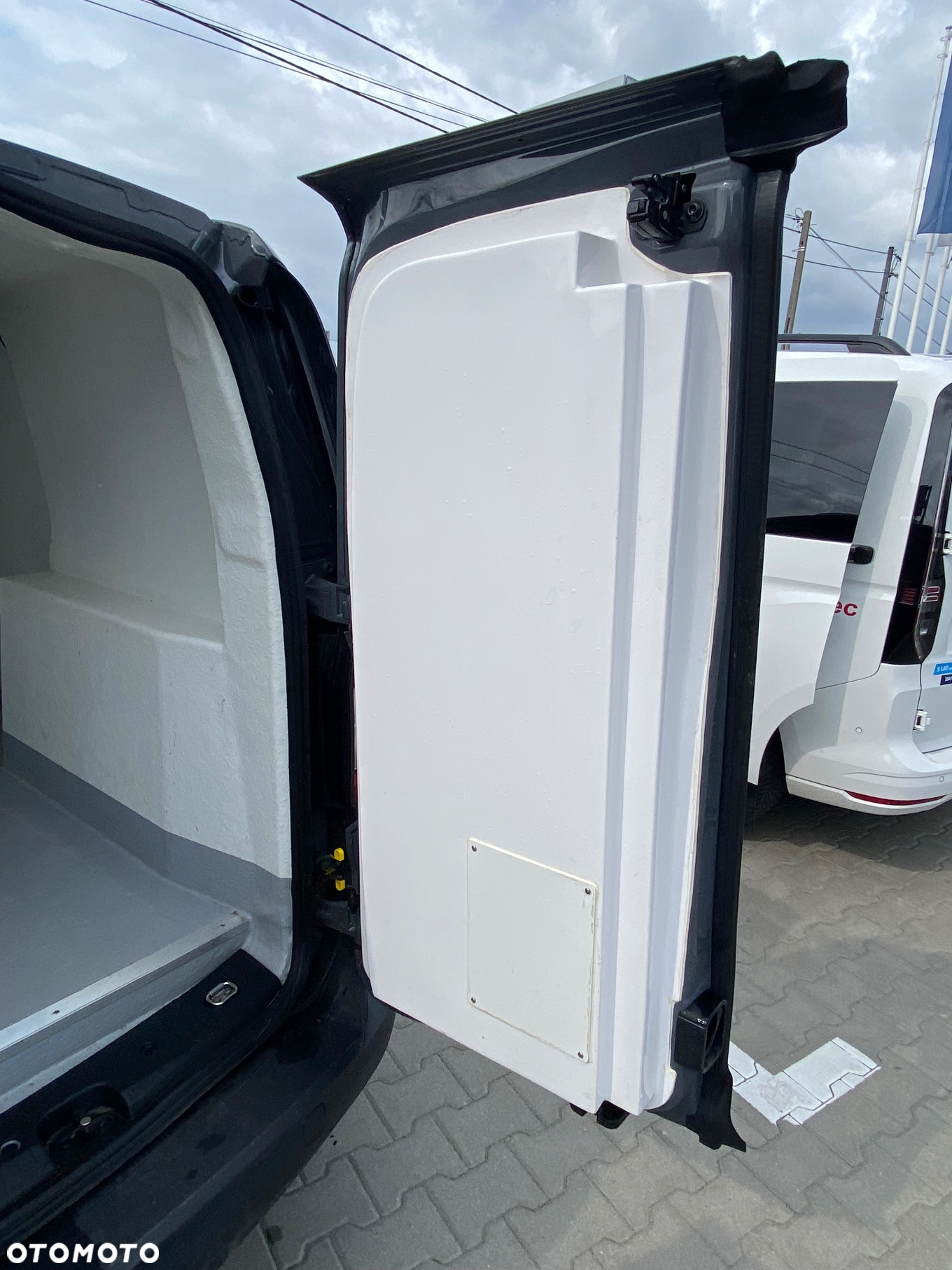 Volkswagen Caddy - 14