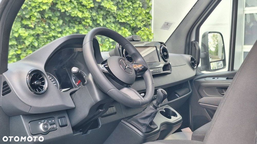 Mercedes-Benz Sprinter - 3