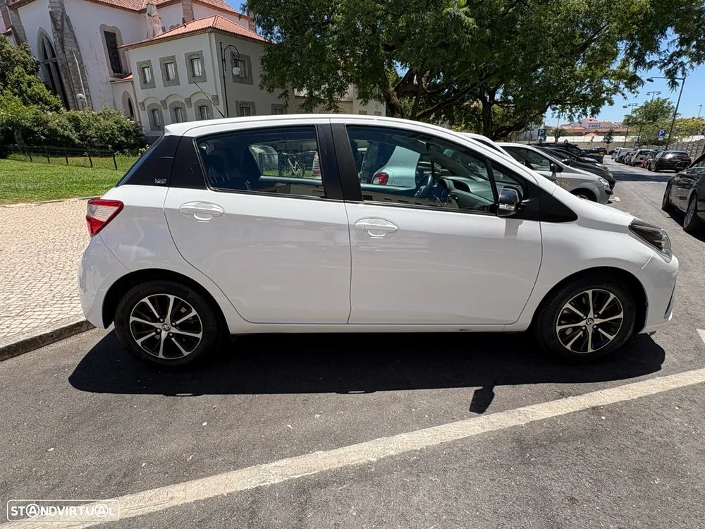 Toyota Yaris 1.5 HSD Comfort+Navi - 15