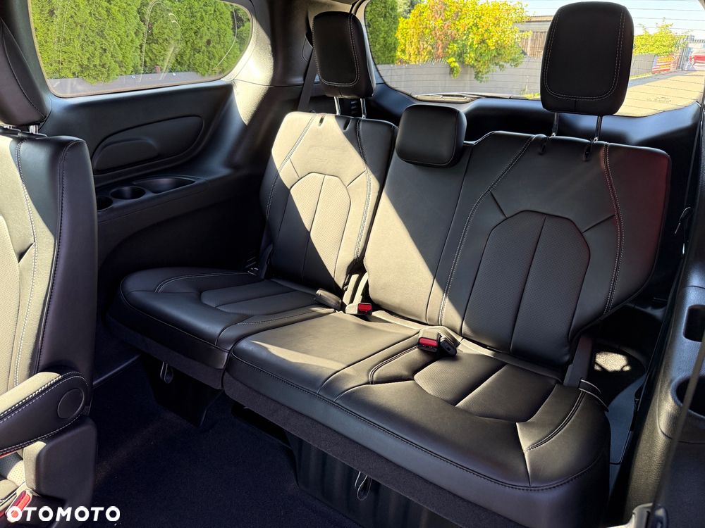 Chrysler Pacifica - 29