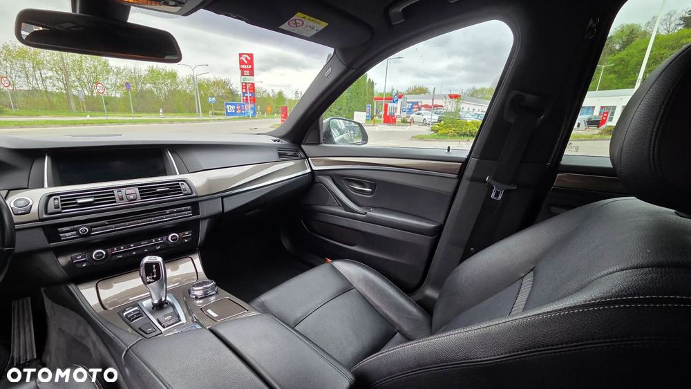BMW Seria 5 530d Sport-Aut Modern Line - 15