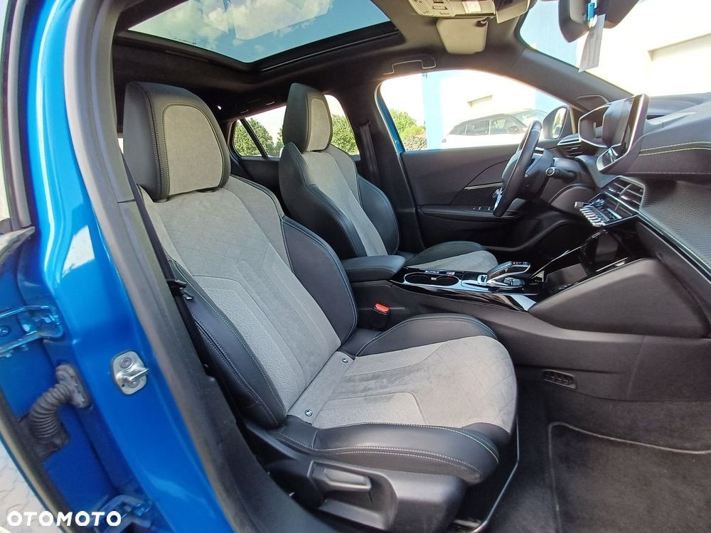 Peugeot 2008 50kWh GT - 15
