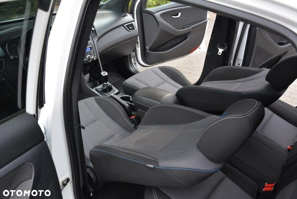 Hyundai i30 1.6 GDI BlueDrive Premium - 21