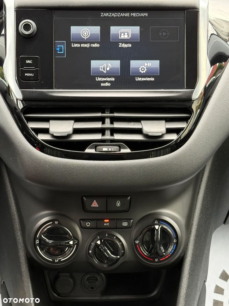 Peugeot 208 1.2 PureTech Style - 12