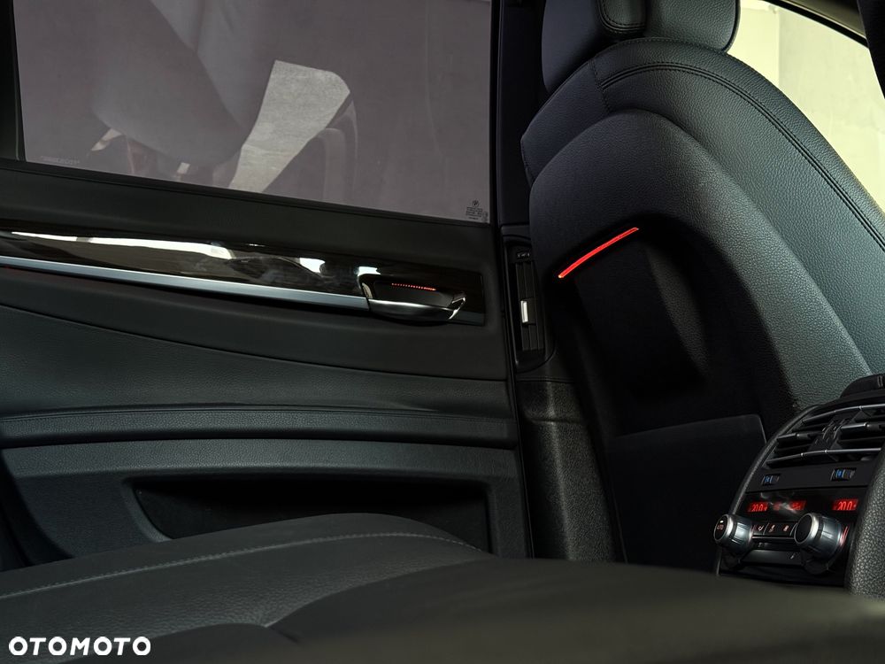 BMW Seria 7 730d - 26