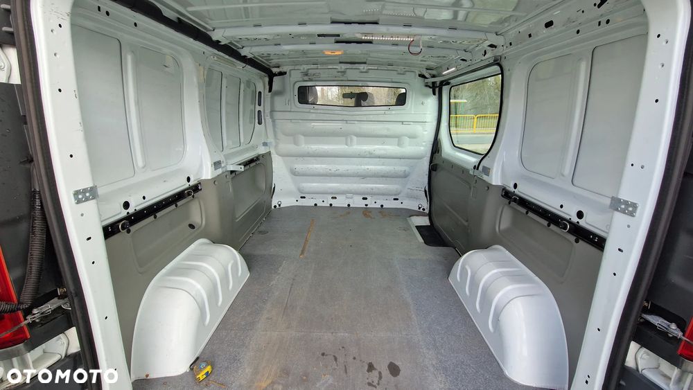 Opel Vivaro - 16